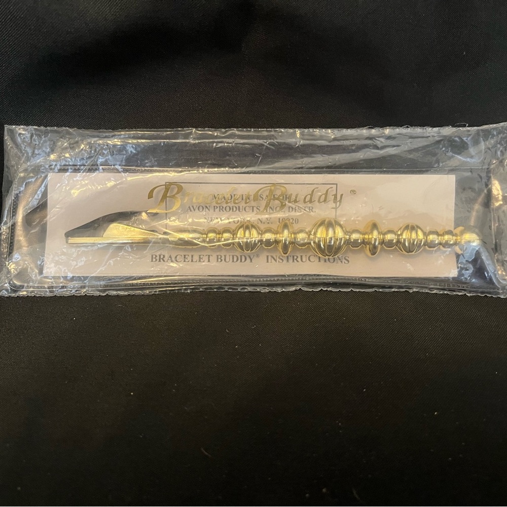 BNWT Vintage Avon Gold Bracelet Buddy Tool
